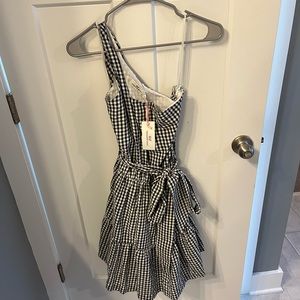 Vineyard Vines Black and White Gingham one shoulder dress, size 10.